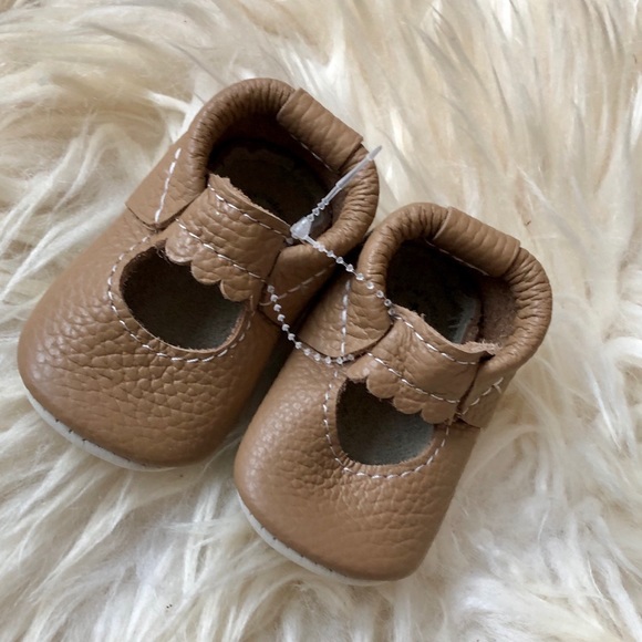 minimoc Other - Minimoc tan moccasins newborn slippers